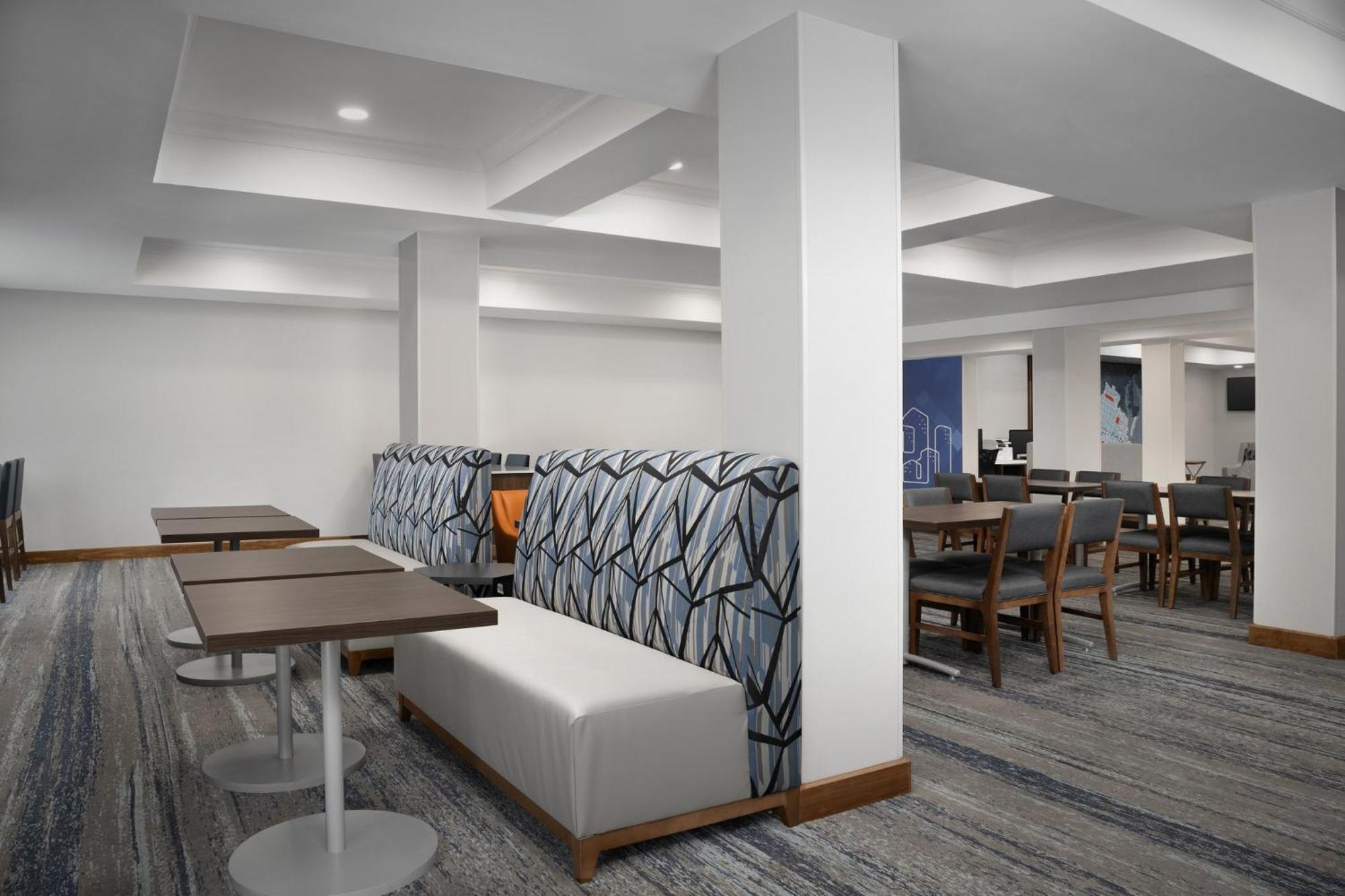 Holiday Inn Express & Suites Alexandria - Fort Belvoir By Ihg Экстерьер фото