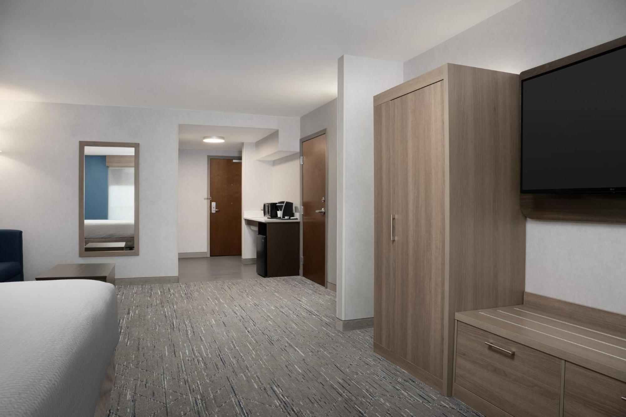 Holiday Inn Express & Suites Alexandria - Fort Belvoir By Ihg Экстерьер фото