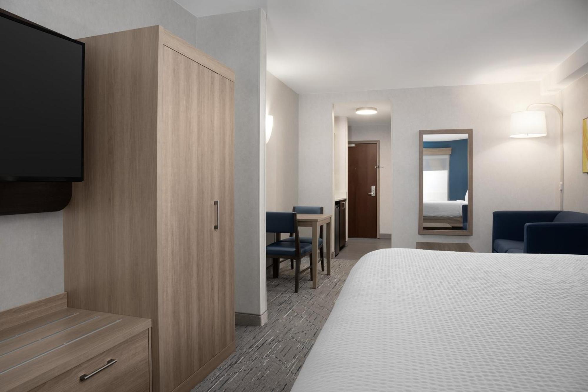 Holiday Inn Express & Suites Alexandria - Fort Belvoir By Ihg Экстерьер фото