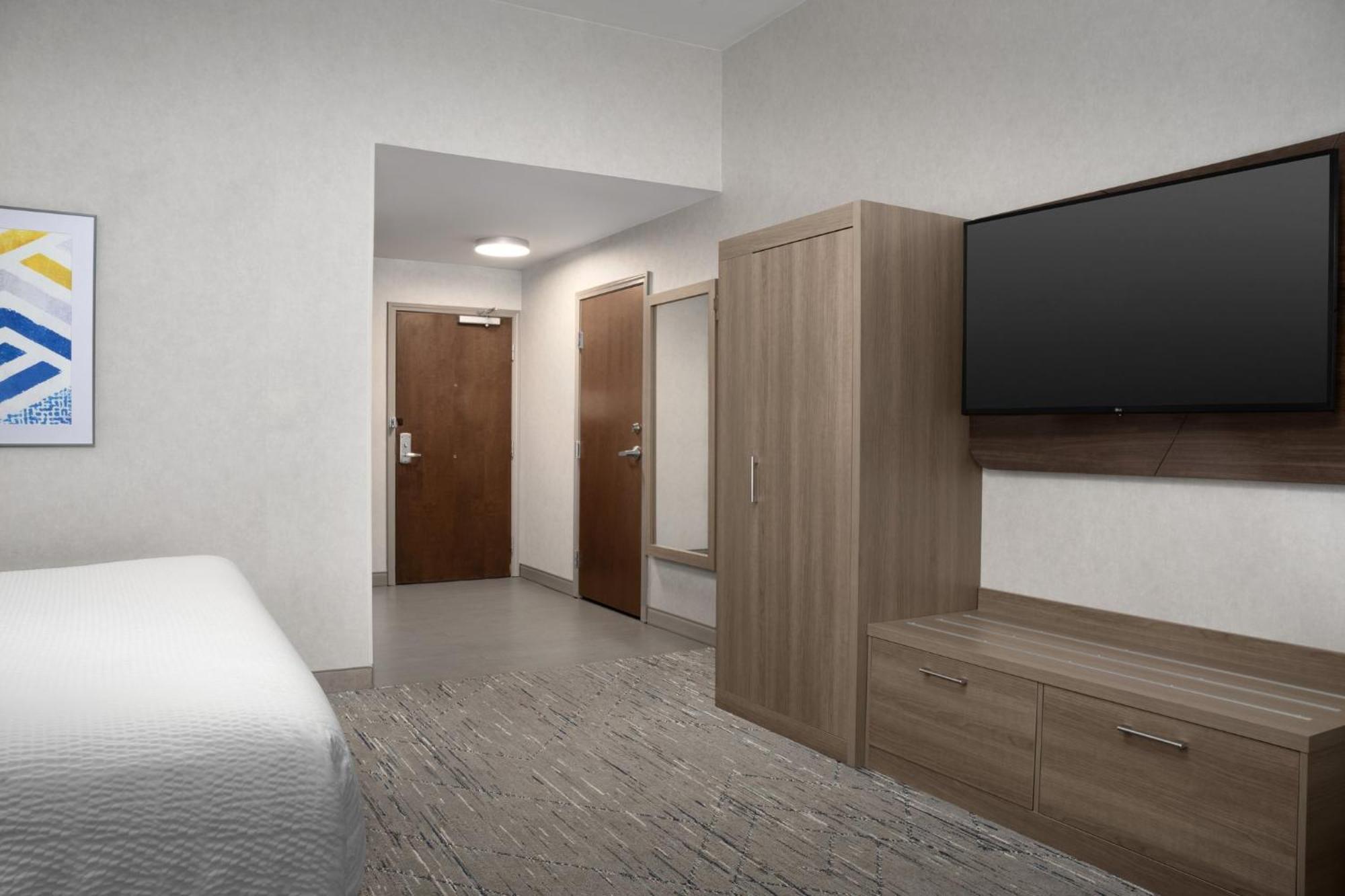 Holiday Inn Express & Suites Alexandria - Fort Belvoir By Ihg Экстерьер фото