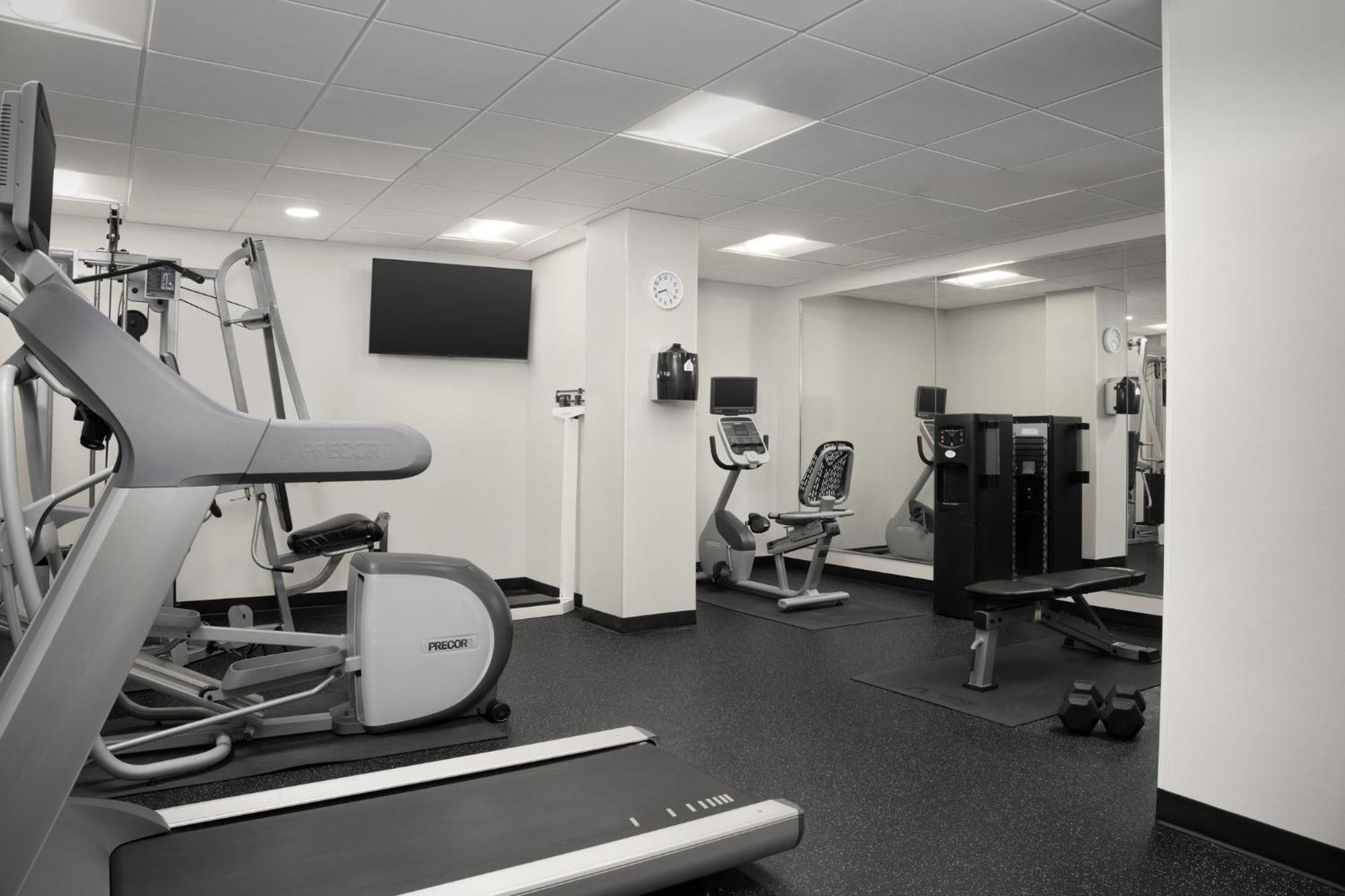 Holiday Inn Express & Suites Alexandria - Fort Belvoir By Ihg Экстерьер фото