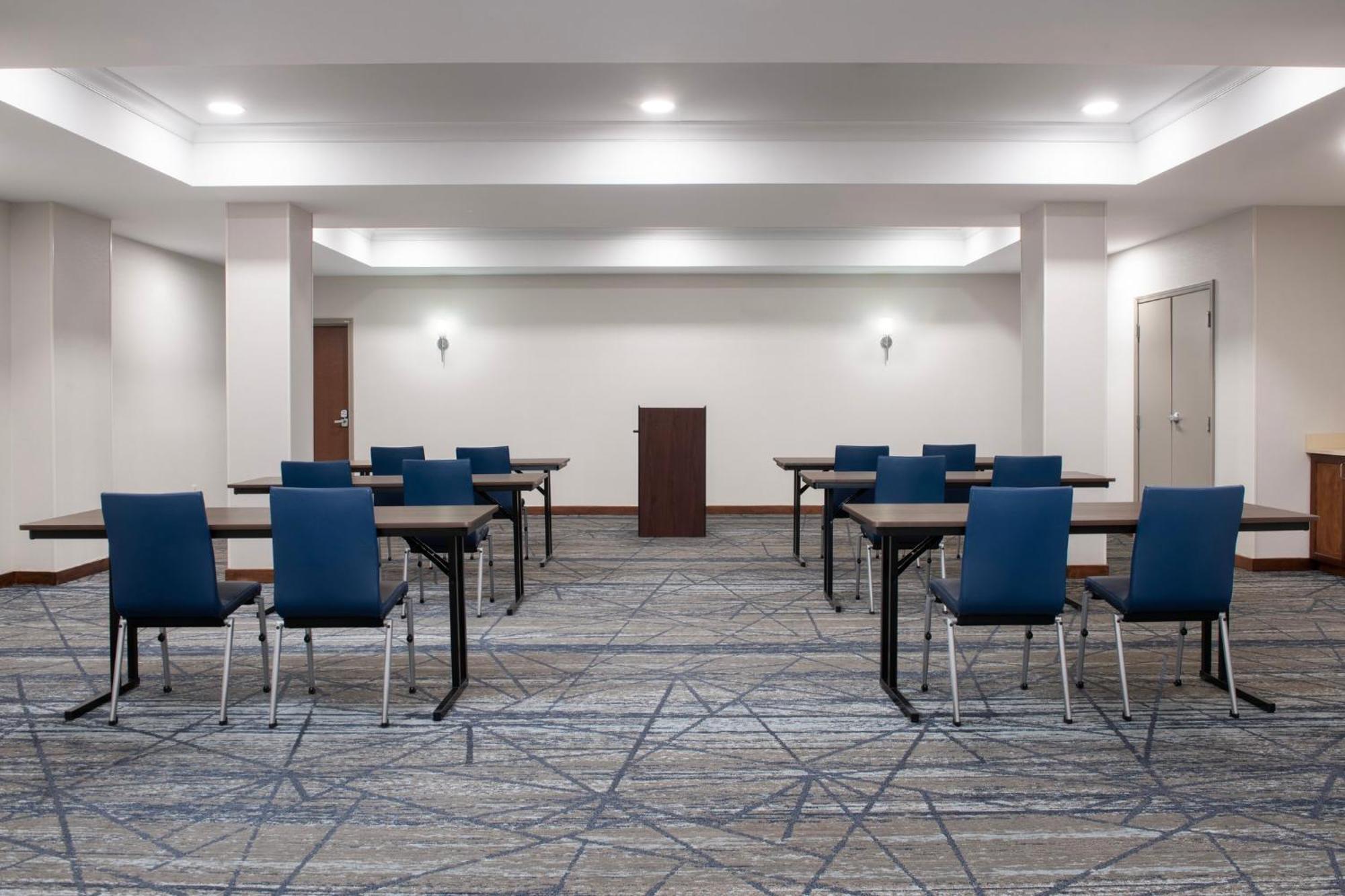 Holiday Inn Express & Suites Alexandria - Fort Belvoir By Ihg Экстерьер фото